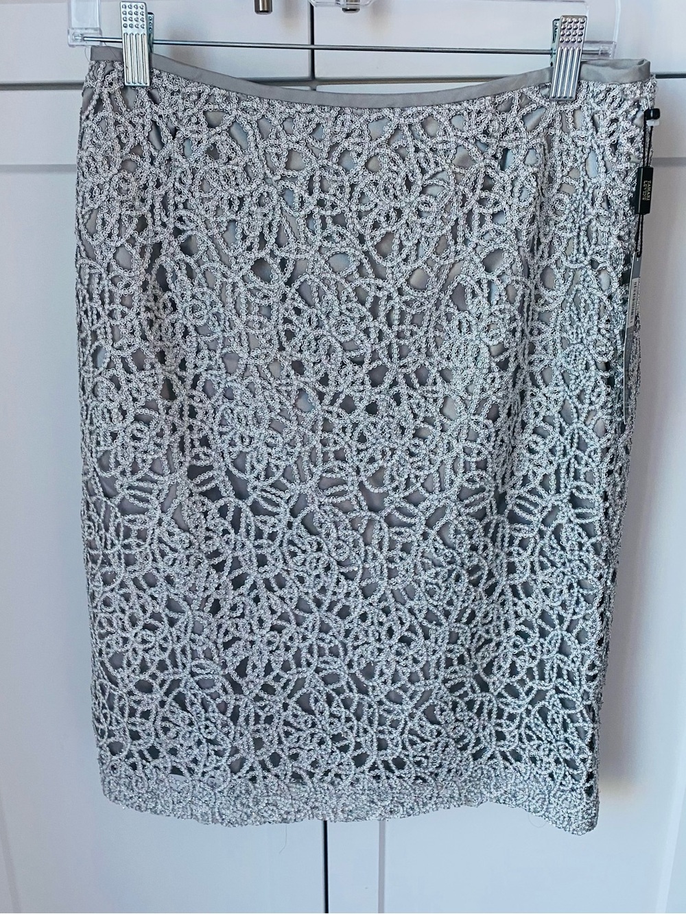 Tahari luxe women’s size 4 silver embellished pencil skirt new with tag